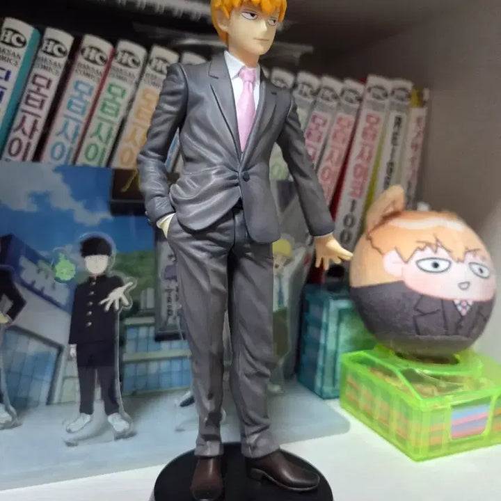 [BUNJANG] Mob Psycho 100 Reigen Arataka Figure / [가격 더 안내려요] 모브사이코 레이겐 피규어