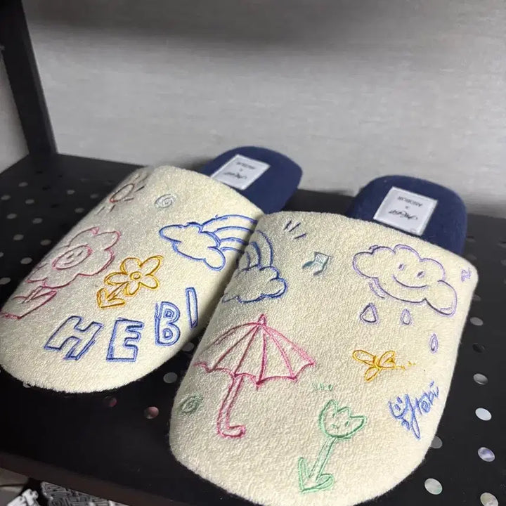 [BUNJANG] Hebi Slippers / Hebi 슬리퍼