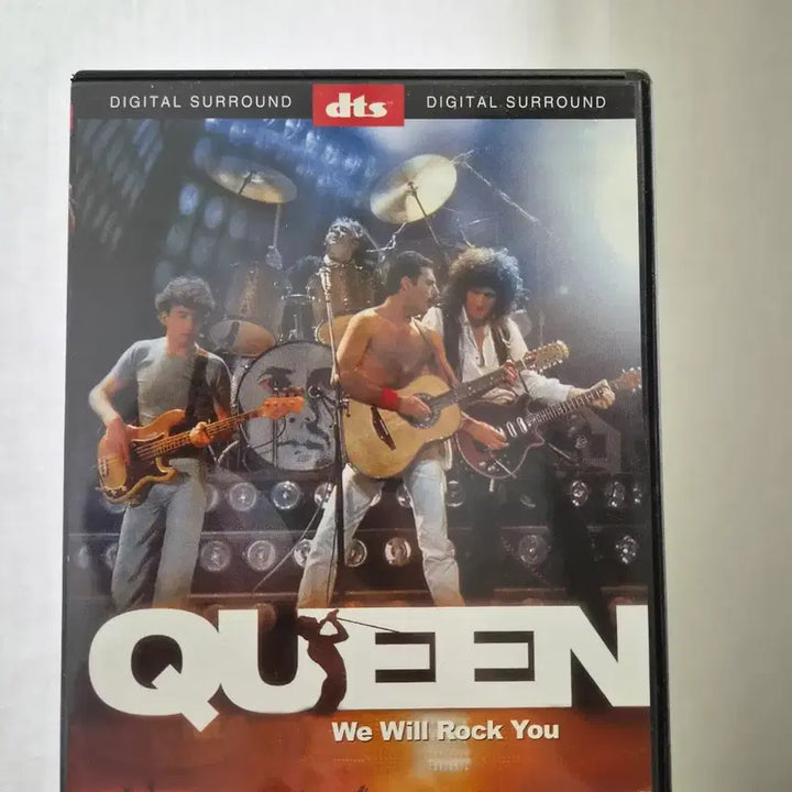 [BUNJANG] Queen Live Performance DVD 2-Set / 퀸 공연 실황 DVD 2종 세트