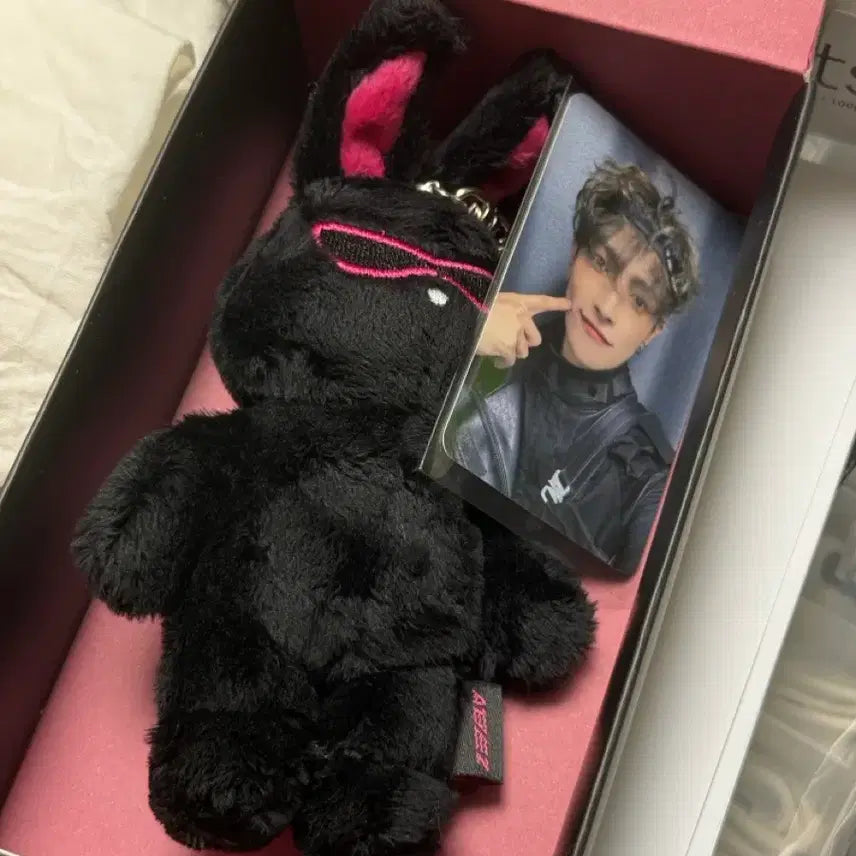 [BUNJANG] ATEEZ Mingi Mito Doll Keychain POB Photocard / 새상품 에이티즈 미토 인형 키링 특전 홍중 포카