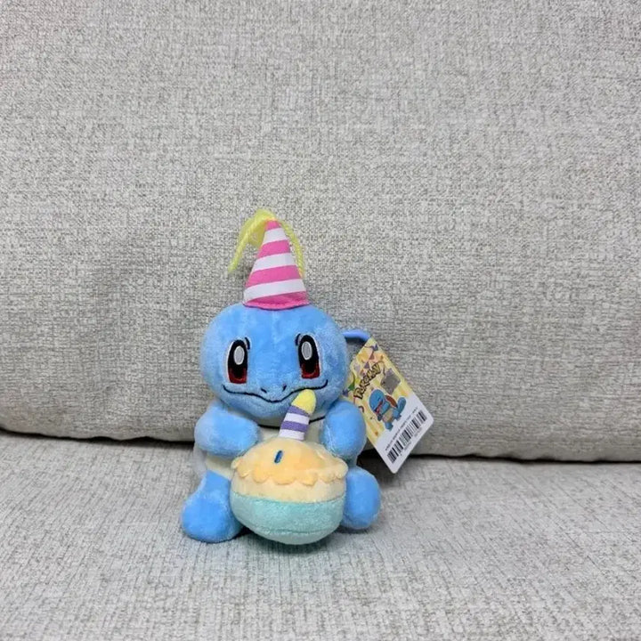 [BUNJANG] Genuine Pokemon Squirtle 12cm Birthday Cake Keychain Plush / 정품 포켓몬스터 꼬부기 생일케이크 12cm 키링 인형