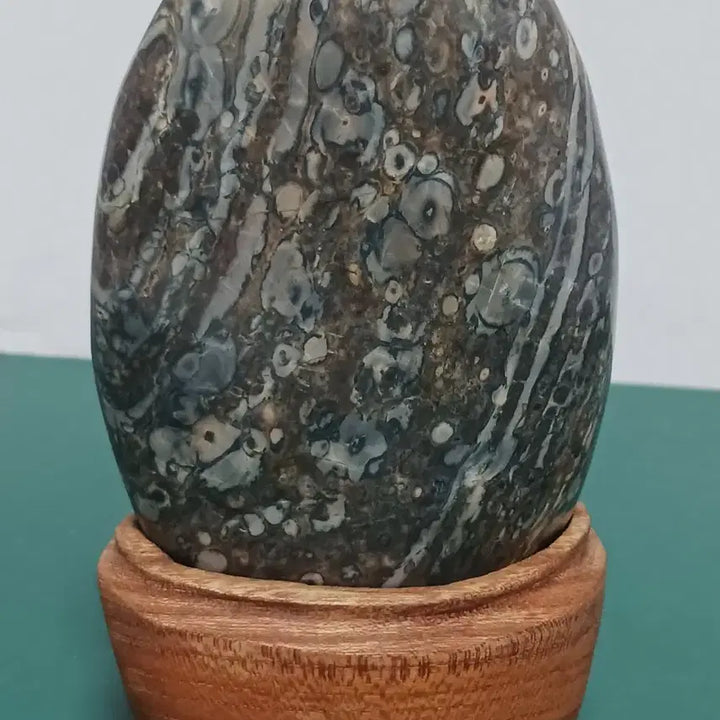 [BUNJANG] Yeongdeok Plum Orchid Stone (Maewah Gongjakseok) / 꽃돌(영덕/매화공작석)
