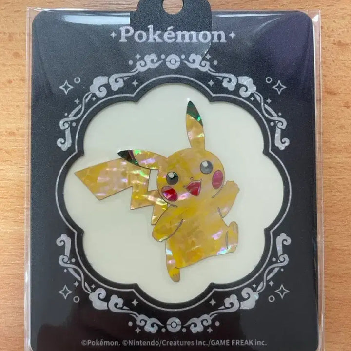 [BUNJANG] Pokemon Traditional Edition Mother-of-Pearl Sticker Pikachu / 포켓몬스터 포켓몬 스토어 전통에디션 자개 스티커 피카츄
