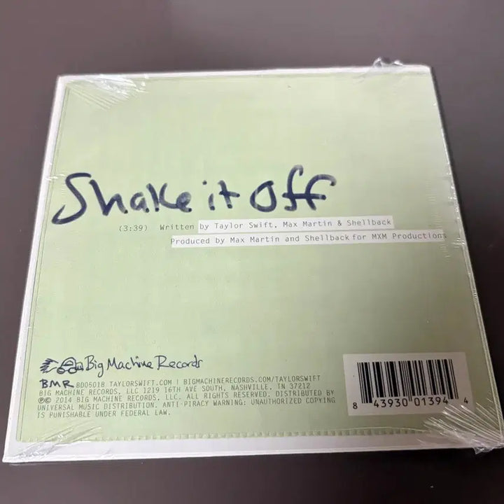 [BUNJANG] Taylor Swift Limited Edition Shake It Off CD / 한정판 테일러 스위프트 미개봉 Shake It Off 슬리브 cd