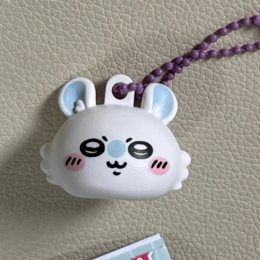 [BUNJANG] Chiikawa Momonga Lip Cap Mascot Figure Gacha Keychain / 치이카와 모몽가 립 캡 마스코트 피규어 가챠 키링