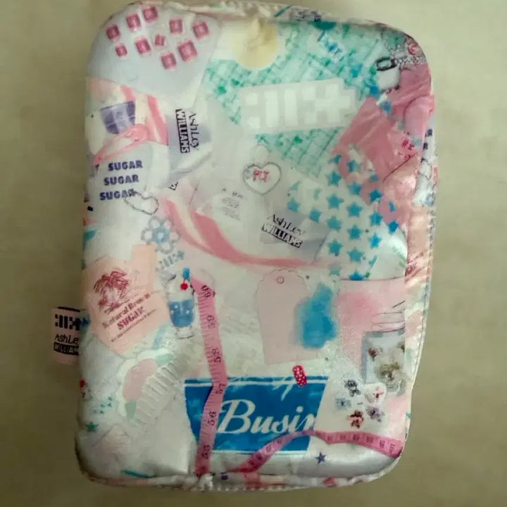 [BUNJANG] ILLIT Pouch Album Collage Version Ashley Williams Little Mimi / 아일릿 파우치 앨범 콜라주 버전 양도해요 애슐리윌리엄스 리틀미미