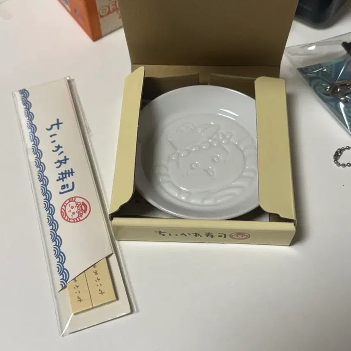 [BUNJANG] Chiikawa Sushi Pop-up Usagi Soy Sauce Dish with Special Benefit / 치이카와 스시팝업 간장종지 우사기 특전 포함