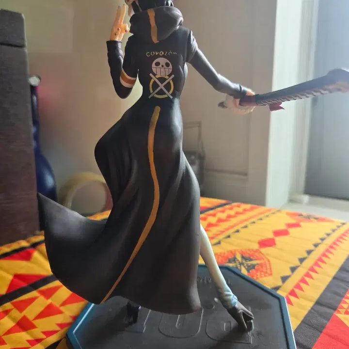 [BUNJANG] MegaHouse POP Trafalgar Law Female Version Figure / 트라팔가 로 여성버전