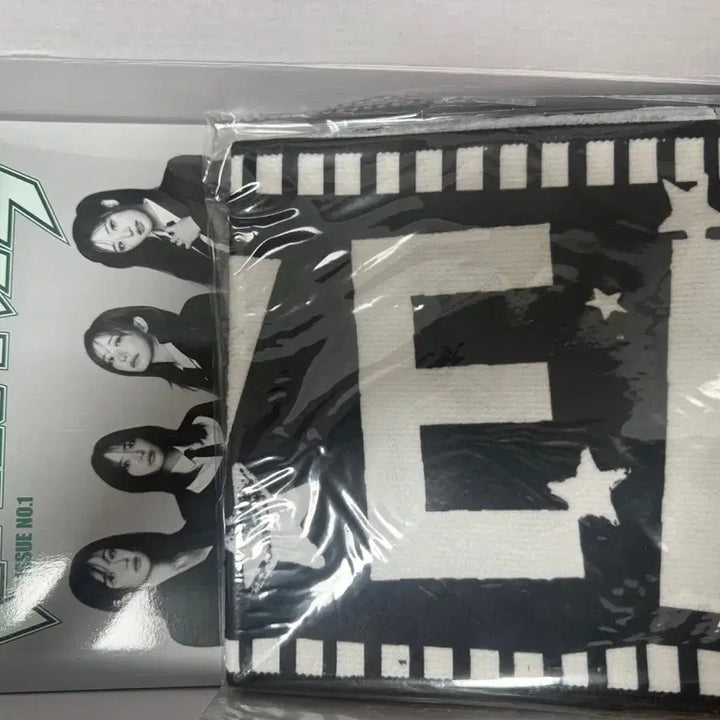 [BUNJANG] QWER 1st Membership Kit Full Set (Photocard, Poster Excluded) / QWER 1기 멤버쉽키트 풀구성