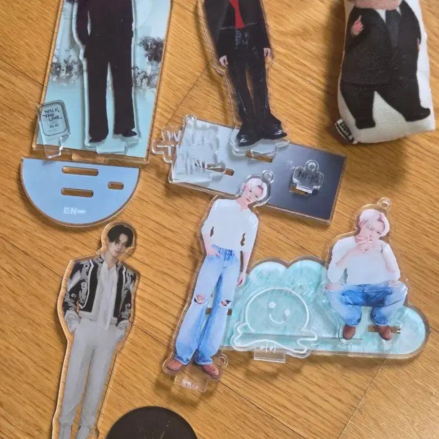 [BUNJANG] ENHYPEN Niki Nishimura Nichol Akustar Acrylic Stand / 엔하이픈 니키 니시무라 리키 아크스타 아크릴스탠드