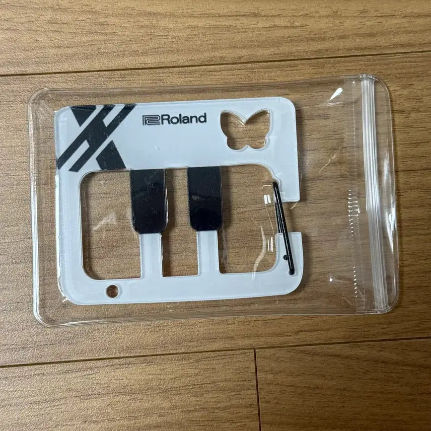 [BUNJANG] Xdinary Heroes XH Jeongsu Maengsu Instrument Carabiner Sealed / 엑스디너리히어로즈 엑디즈 정수 맹수 악기 카라비너 새상품