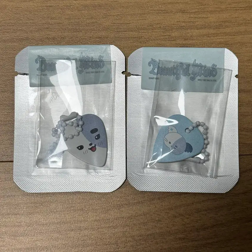 [BUNJANG] Xdinary Heroes XDH Bye My Enemies Concert Merch Pete Keychain Jeongsu Nyeongdu Bundle Set / 엑스디너리히어로즈 엑디즈 뷰마콘 앙콘 엠디 피크 키링 정수 냥듀 일괄