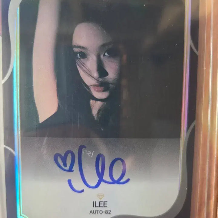 [BUNJANG] ILEE VVS Autographed Photocard / VVS 아일리 ILEE 친필싸인 인증오토