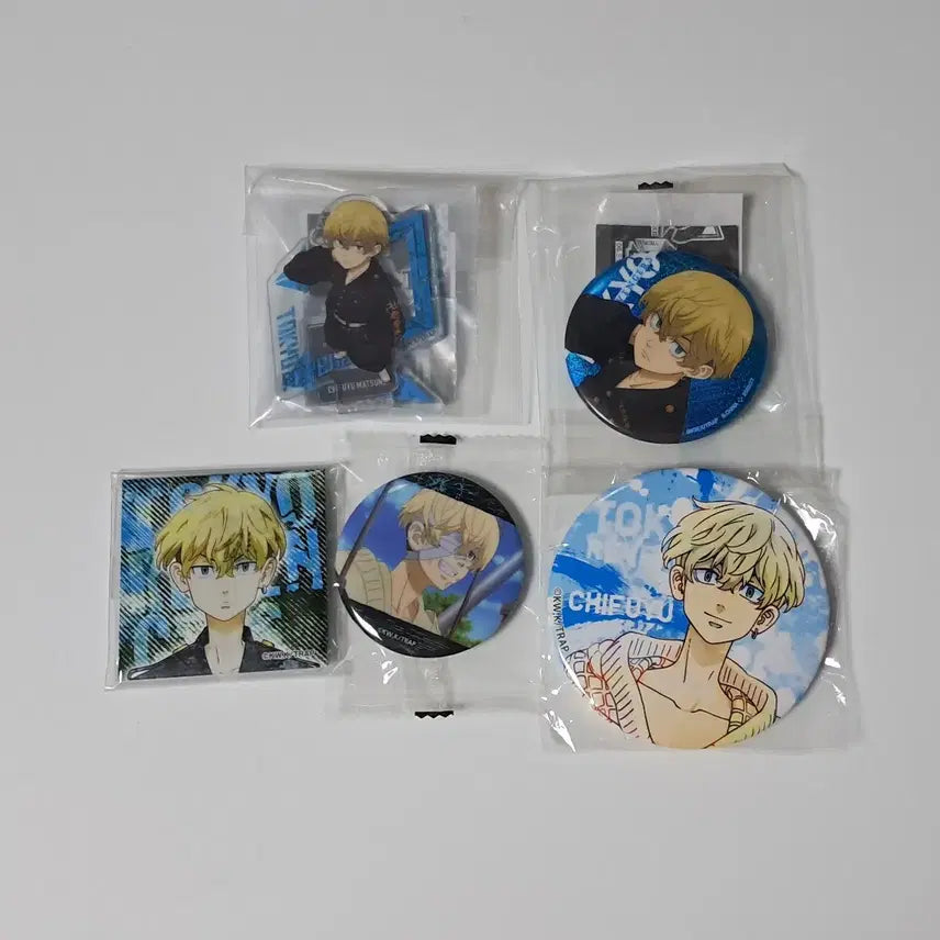 [BUNJANG] Tokyo Revengers Chifuyu Acrylic Stand &amp; Can Badge Bundle Set / 도쿄리벤저스 도리벤 치후유 아크릴스탠드 캔뱃지 굿즈 일괄