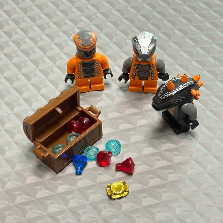[BUNJANG] LEGO Ninjago Snake, Chokun, Vitar &amp; Treasure Chest Bundle Set / 레고 닌자고 스나이크 &amp; 초쿤 &amp; 바이타 &amp;보물상자 일괄