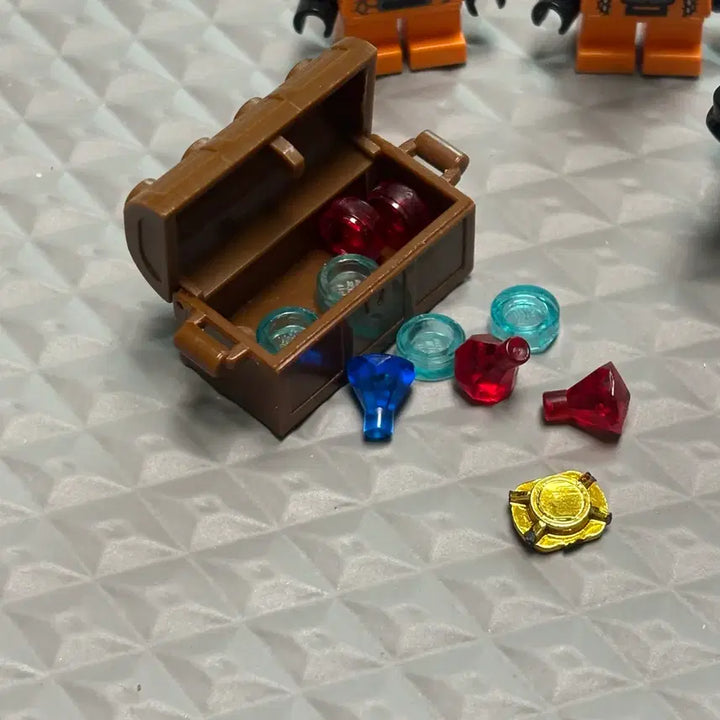 [BUNJANG] LEGO Ninjago Snake, Chokun, Vitar &amp; Treasure Chest Bundle Set / 레고 닌자고 스나이크 &amp; 초쿤 &amp; 바이타 &amp;보물상자 일괄