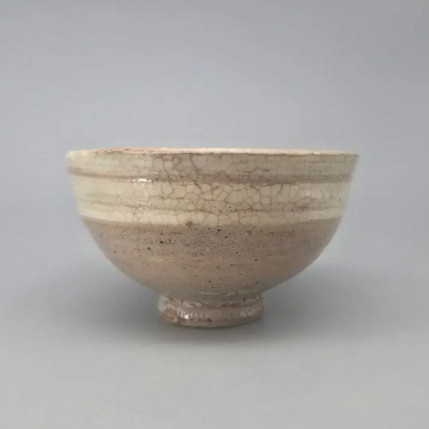 [BUNJANG] Unsigned Buncheong Ware "Bandumbeong" Guiyal-Pattern Tea Bowl (Dawan) / 골동품 도자기 작가미상 분청사기 반덤벙 귀얄문 다완