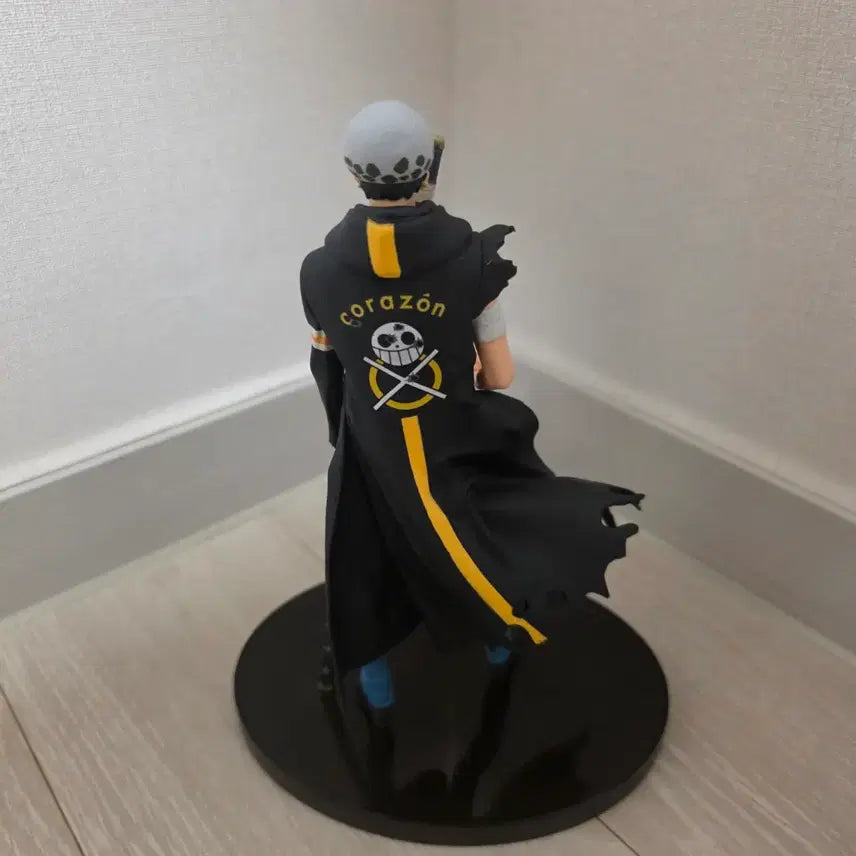 [BUNJANG] Trafalgar Law Figure - One Piece / 원피스 트라팔가 로우 피규어