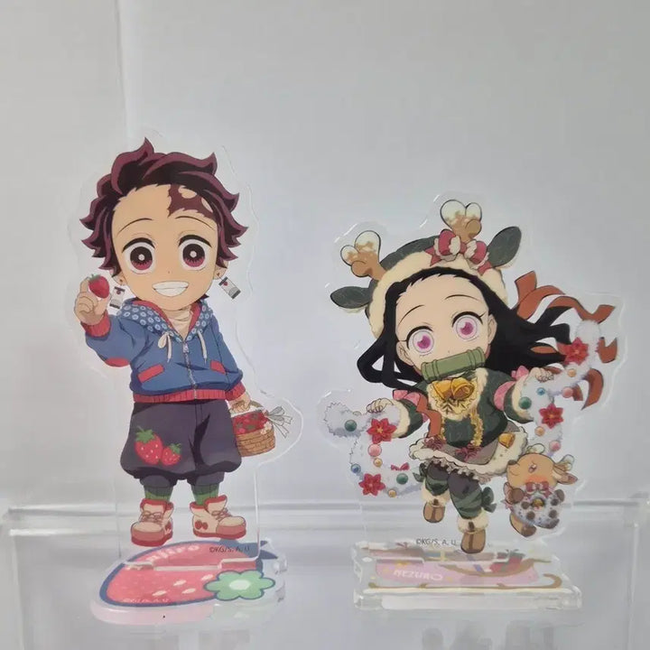 [BUNJANG] Demon Slayer Tanjiro Nezuko Strawberry Christmas Acrylic Bundle / 귀멸의 칼날 탄지로 딸기 네즈코 크리스마스 아크릴 일괄