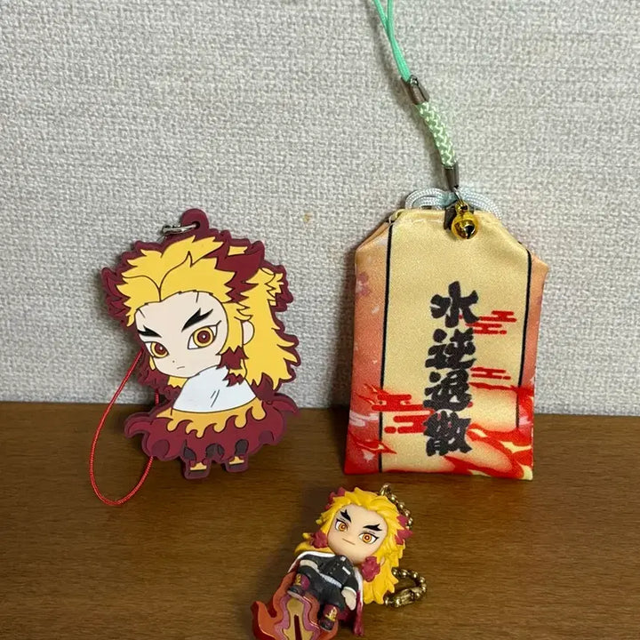 [BUNJANG] Demon Slayer Rengoku Kyojuro Rubber Strap, Keychain, Charm Set Bundle / 귀멸의 칼날 렌고쿠 쿄주로 러버스트랩 키링 부적 세트 일괄 귀칼