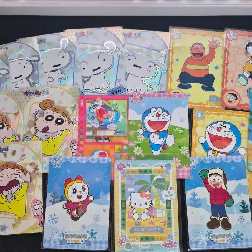 [BUNJANG] Doraemon, Hello Kitty, and Shin-chan Collection Cards / 도라에몽 키티 짱아  컬렉션 카드