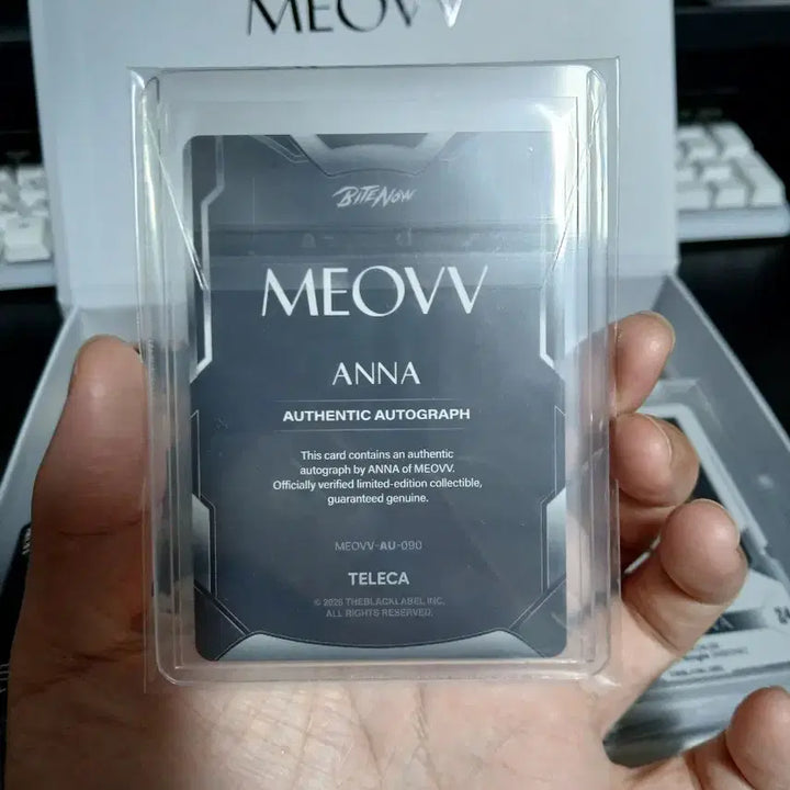 [BUNJANG] MEOWV ANNA 1st Edition Autographed Photocard / (친필사인) 2026 1st edition 미야오 테레카 안나 오토 미야오 텔레카 안나 오토 MEOWV ANNA 1st 포토카드 인증 친필 싸인
