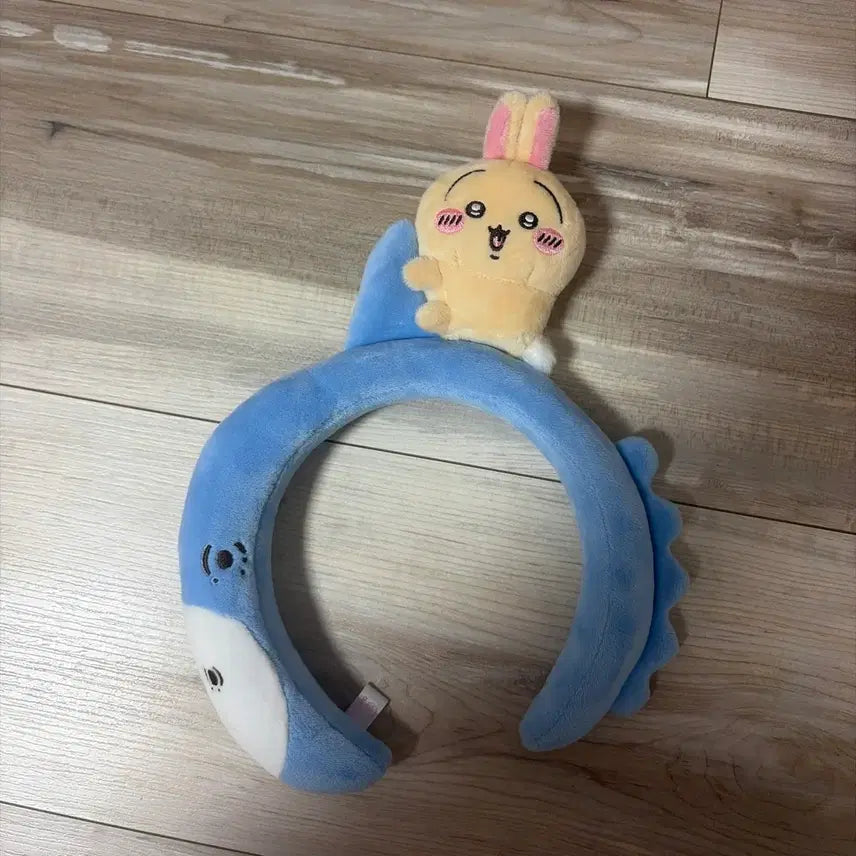 [BUNJANG] Chiikawa Park Usagi Plush Headband / 치이카와파크 개복치 우사기 인형 머리띠