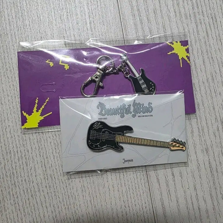 [BUNJANG] Xdinary Heroes Juyeon Base Charm &amp; Badge Bundle Set / 엑디즈 주연 베이스참, 뱃지 일괄판매