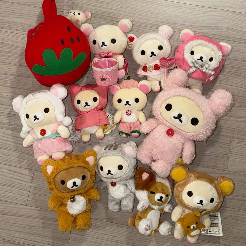 [BUNJANG] Vintage Rilakkuma &amp; Korilakkuma Doll Bundle / 급처/ 고전 리락쿠마, 코리락쿠마 인형 일괄