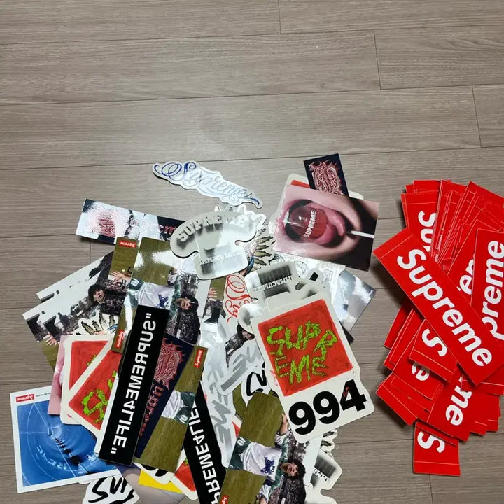 [BUNJANG] Supreme Box Logo Sticker Pack (150+ Stickers) / 슈프림 박스로고 스티커 150장이상