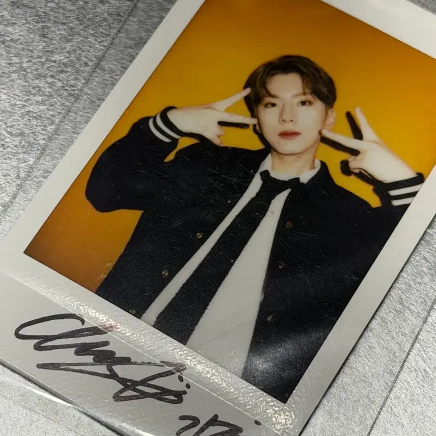 [BUNJANG] MONSTA X Kihyun Voyager Autographed Polaroid / 기현 voyager 사인 폴라로이드 몬스타엑스