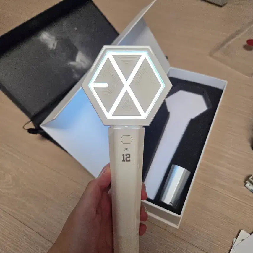 [BUNJANG] EXO Official Lightstick (EXO-L Bong) / 엑소 에리디봉 판매합니다!