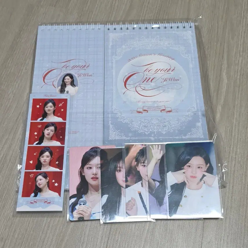 [BUNJANG] Kim Jiwon Fan Cafe Event Bundle: Photocard, Goods, Magazines / 김지원 팬카페 이벤트 포카+굿즈+ 잡지 일괄