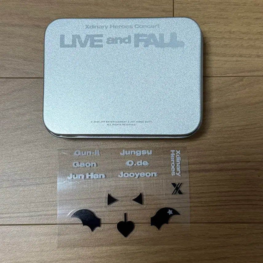 [BUNJANG] Xdinary Heroes XHeros Lip&amp;Pohl Photo Deco Set Tin Case / 엑스디너리히어로즈 엑디즈 립앤폴 엠디 포토데코세트 틴케이스