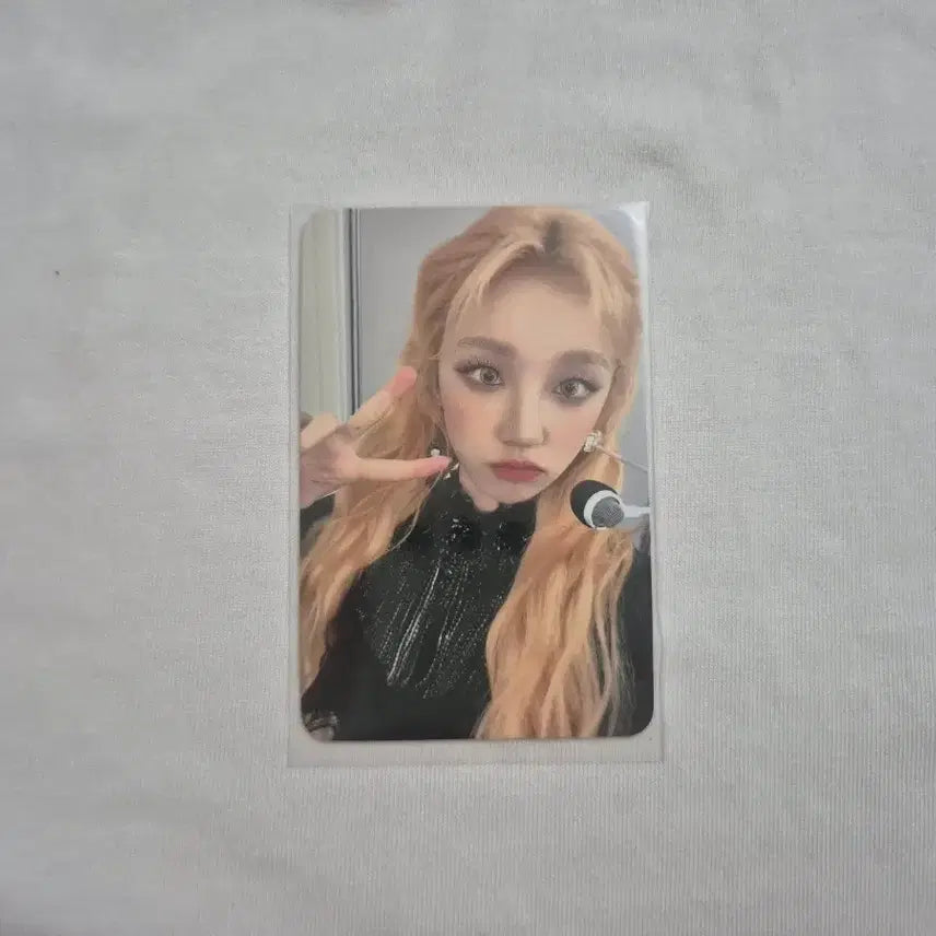 [BUNJANG] G)I-DLE I LOVE Nude Yuqi Lucky Draw Photocard / 여자아이들 I LOVE 누드 우기 럭드