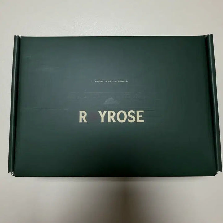 [BUNJANG] Roy Kim 1st Official Fanclub Royrose Membership Kit Full Box / 로이킴 로이로제 1기 팬키트 풀박스