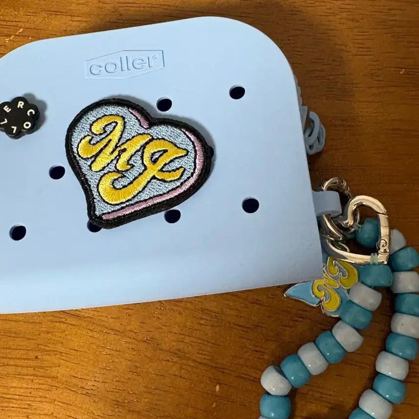 [BUNJANG] NewJeans Coller Pouch/Wallet with Butterfly Wappen / Coller 뉴진스 파우치/지갑