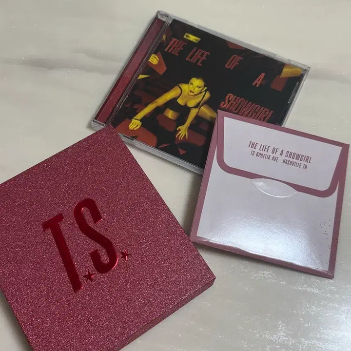 [BUNJANG] Taylor Swift Showgirl Deluxe Limited Edition CD / 테일러 스위프트 쇼걸 디럭스 한정판 cd