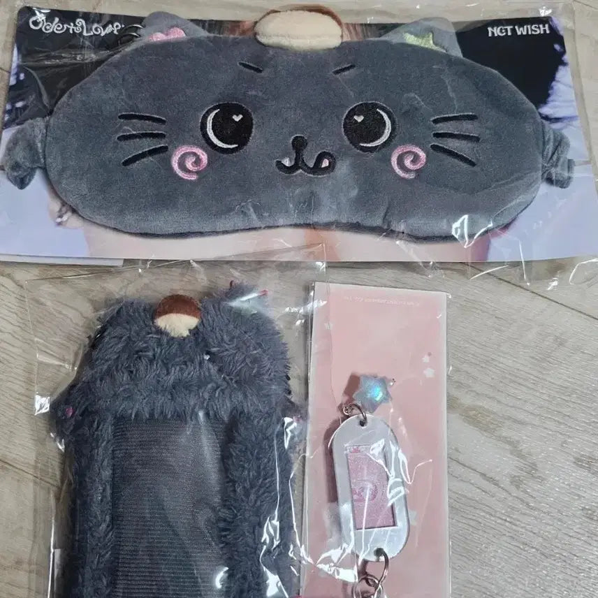 [BUNJANG] NCT WISH Riku Kuri Wish Doll Photocard Holder Keychain / 엔시티위시 위시 리쿠 쿠리 위시돌 포카홀더 키링 양도