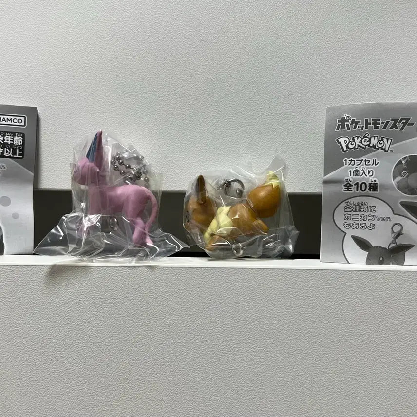 [BUNJANG] Pokemon Eevee Sylveon Connected Gacha Figures Set / 포켓몬스터 (이브이,에브이) 대롱 데롱 연결 가챠 피규어 2종 일괄 굿즈