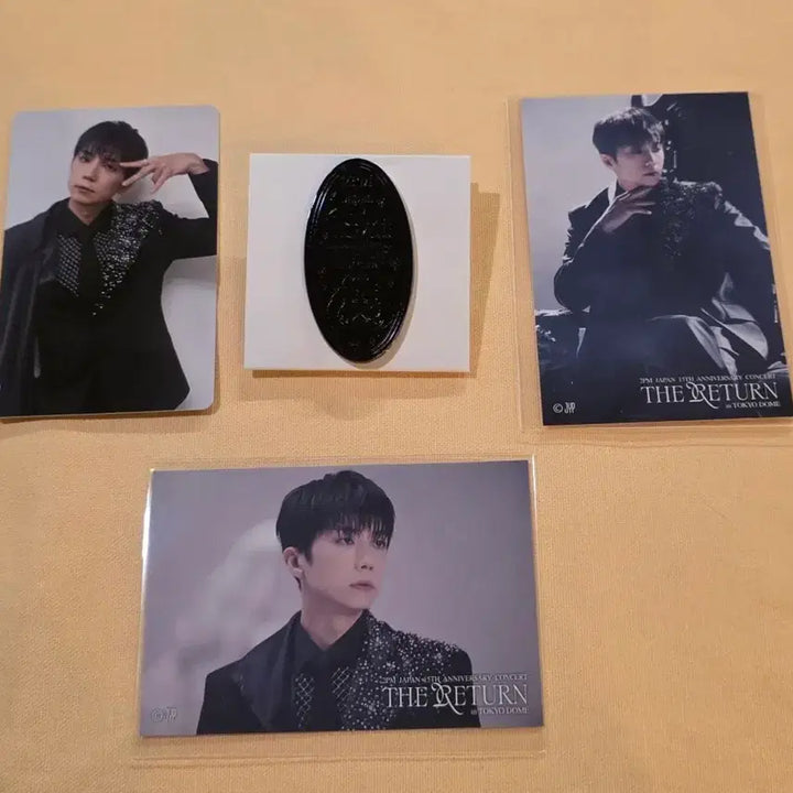 [BUNJANG] 2PM Wooyoung Tokyo Dome The Return Online Photocard &amp; Medal Badge Set / 2pm 우영 도쿄돔더리턴 온라인포카 메달 뱃지