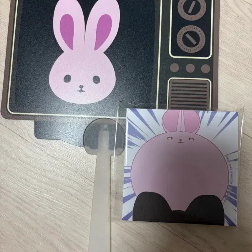 [BUNJANG] Gwechul Gwedamcheul Popup Store Exclusive Memo Pad &amp; Brown Fan / 마지막 할인)괴출 괴담출근 팝업 특전 메모지+브라운 부채