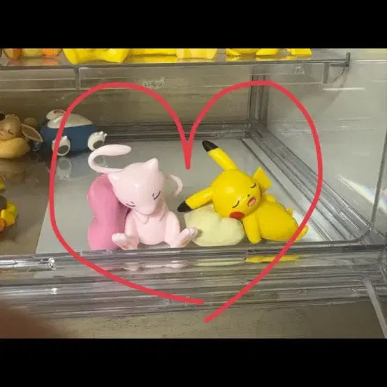 [BUNJANG] Pokemon Monster Ball Drink Pikachu &amp; Mew Figure Bundle Set / 포켓몬스터 몬스터볼 음료수 피카츄, 뮤 피규어 일괄