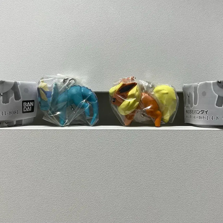 [BUNJANG] Pokemon (Vaporeon, Vaporeon) Connecting Gacha Figures - 2 Types Bundle / 포켓몬스터 (부스터,샤미드) 대롱 데롱 연결 가챠 피규어 2종 일괄 굿즈