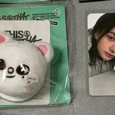 [BUNJANG] Stray Kids SKZ THISMAN Pop-up Store 2nd Week HyunJin Magnet Holder Grip Tok / 스키즈 스트레이키즈 디스앤댓 팝업 2주차 구매 포카 특전 마그넷 홀더 그립톡 현진 지니렛