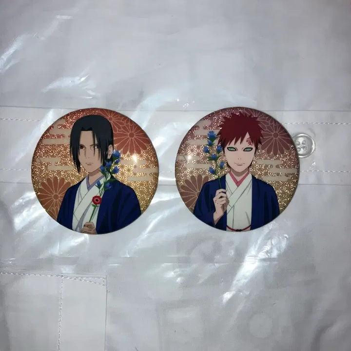 [BUNJANG] Uchiha Itachi &amp; Gaara Glitter Can Badge Bundle Set / 나루토 우치하 이타치 &amp; 가아라 글리터 캔뱃지 일괄