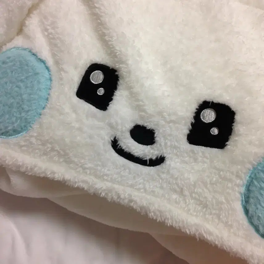 [BUNJANG] Gyunini Hooded Blanket / 규니니 후드 담요