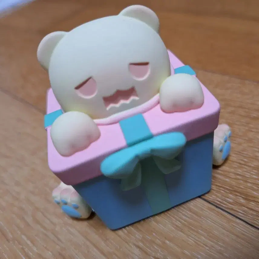 [BUNJANG] Shinwoo Artist Ghostbear Happy Birthday Surprise Figure / 신우 작가 고스트베어 해피버스데이 서프라이즈 피규어