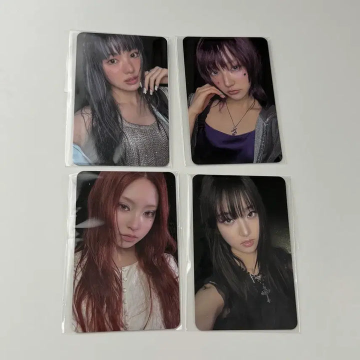 [BUNJANG] KiiiKiii Waikiki Official Photocard Bundle Set (4 pcs) / 키키 KiiiKiii 와이키키 공방포카 4장 일괄