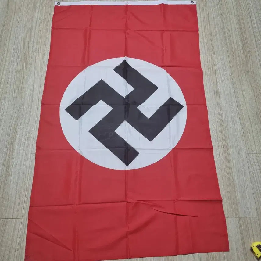 [BUNJANG] WWII Nazi Flag Set (Reproduction) - 2 Flags + Armband / 이차대전 나치 깃발 2개 일괄!! +서비스